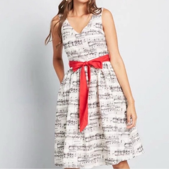 Modcloth Dresses & Skirts - ModCloth Music Notes Dress Size 8